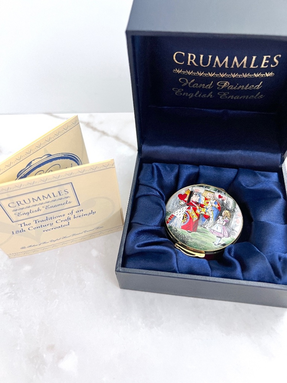 Rare Crummles Alice in Wonderland King Queen of Hearts Enamel Box English Hand